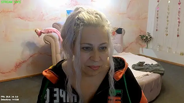 Penelope_Pinky - Take off Penelope's panties😂
