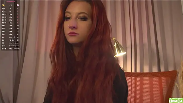CatyPurrrrr - nipple play