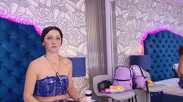 MarilynWilld - Squeeze nipples 🥵