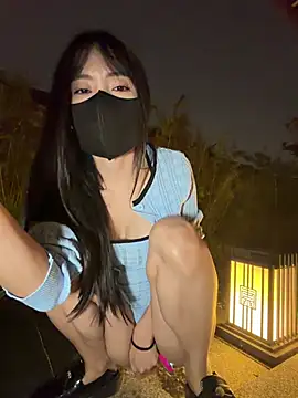 Xiao-Lin - 户外公园park脱内衣漏奶1分钟