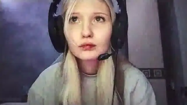 Eliseida - show the bra <3