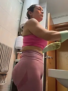 Angelitasexy81 - Pants or top off last tip choose 5’minut
