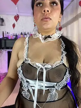 Molly_bick - Out of blouse shows those oiled tits💦😏