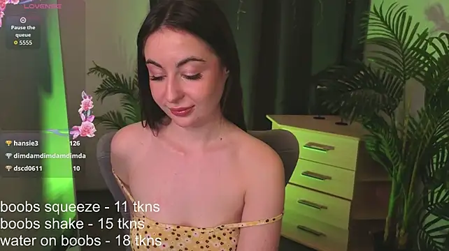 Kaylee_Blush - Make my panty very wet in shower