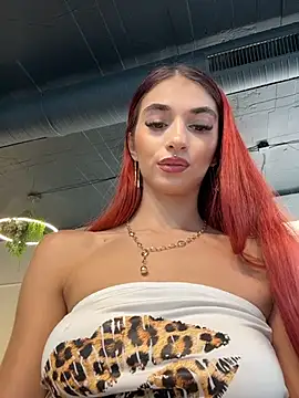 VixenRosse - Bend over and bounce ass in leggings 🍑