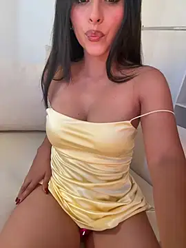 SweetAli_ - Male me so wet and horny…get naked