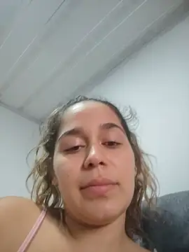 LaurenWelly_ - Give me a kiss 😁🥰
