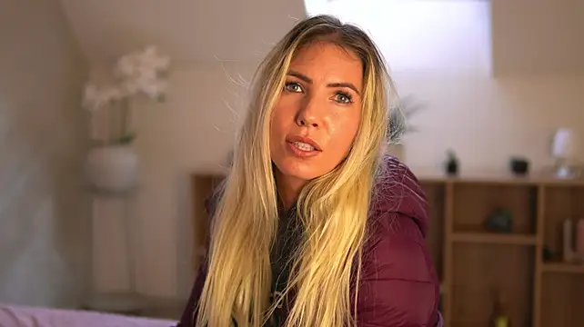 CassieMiles - undress me!!!