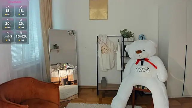 FaaBinaa - show almost naked ass
