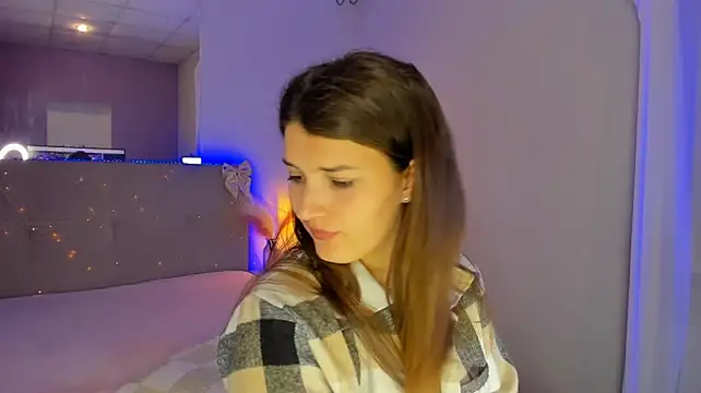 Laura_Leee - naked tits