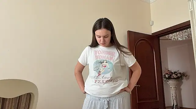LinetteKonopnicki - SEXY SHOW MY TOBGUE + EYE CONTACT