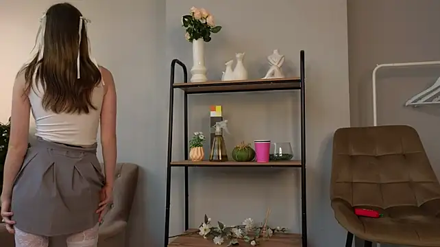 AraceliBrookes - eye contact + play hair and lick iips