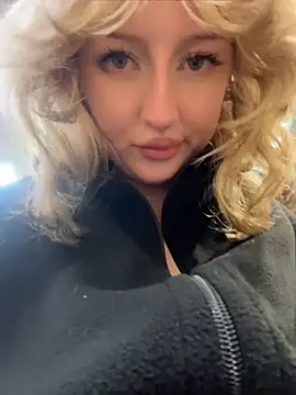 RonnieKiss - Suck tits
