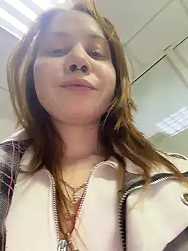 SlavicCandy - flash pussy in public street