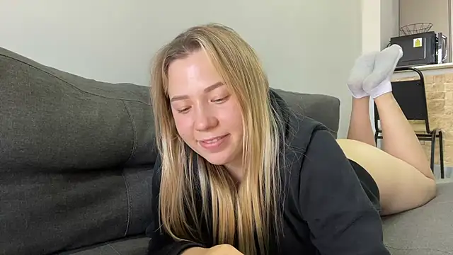 Alyrasun - spit on the boobs