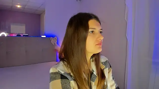Laura_Leee - naked tits