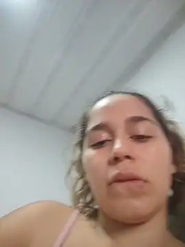 LaurenWelly_ - Give me a kiss 😁🥰
