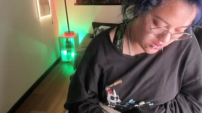 Lucky-leah - FINGERS IN MY PUSSY 👇 🥴