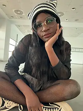 X-Zara-x - 🔥Boob flash🔥