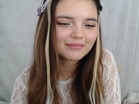 Helena_over - finger in pussy