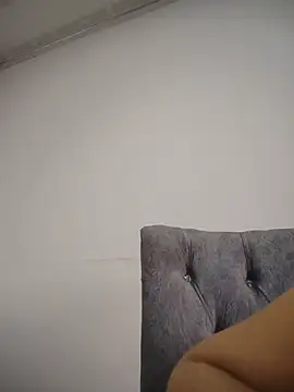 LaurenWelly_ - Give me a kiss 😁🥰