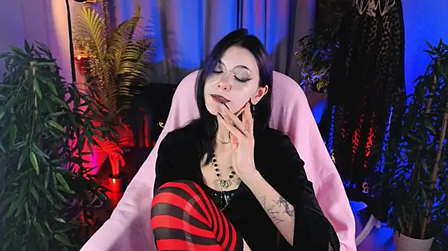 LorenLoiss - cover my feetwith fake cum