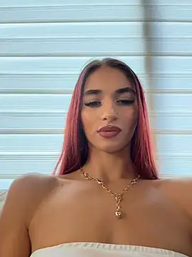 VixenRosse - Teasing the wet spot 😈