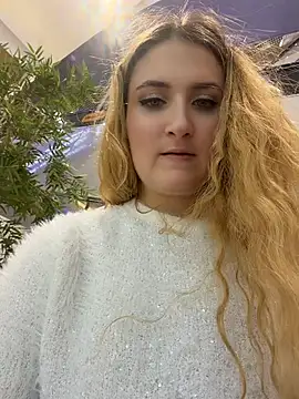 AdelRich - Using an anal plug with a ponytail