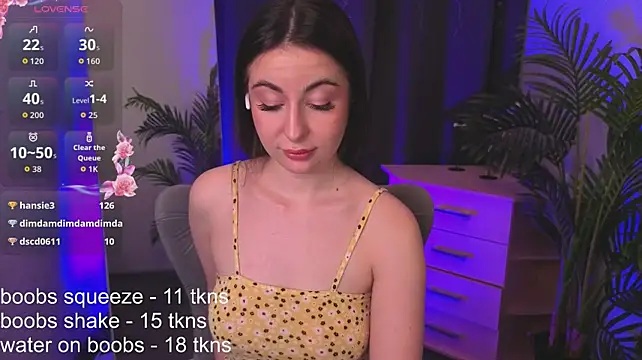 Kaylee_Blush - Make my panty very wet in shower