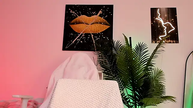 AnyssyaHot - squirt show