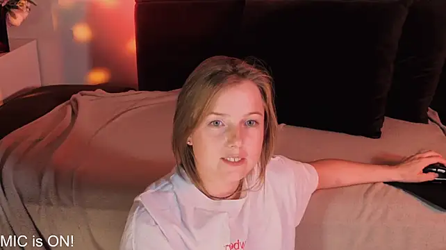 Mary_ton - play with pussy close
