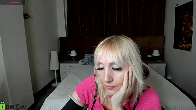 Pautina100 - showing beautiful breasts 3.5 size