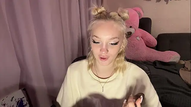 Amirarerrette - cute wink <33