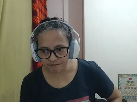 Kinkybela2025's Live XXX Chat