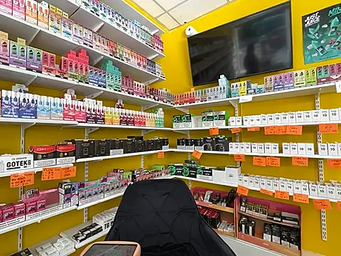 RebelVixenX - Blow my customer
