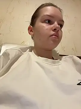 AshleyMur - play with nipple piercings