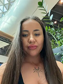 Beautydiamond - Show ashole in the full terrace