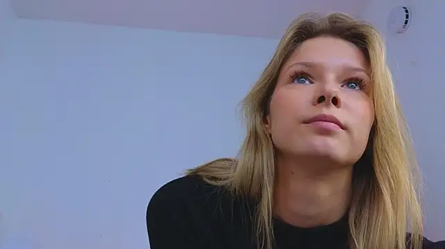 _Katie_Dierse - show naked ass +slaps
