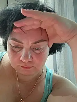 LedyEva - PLAY TITS