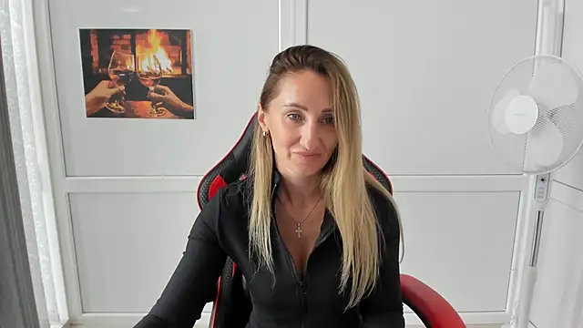 LilyDreamm - want to buy myself a lace sexy bodysuit