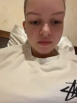 AshleyMur - play with nipple piercings