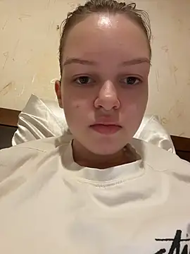 AshleyMur - play with nipple piercings
