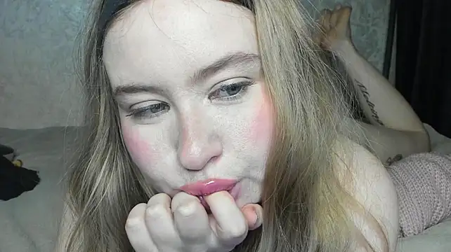 Cassie_twinkle - undress me