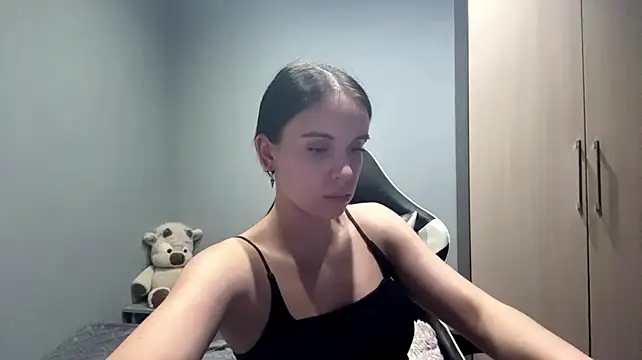Hisaky - i’ll show you my panties😘