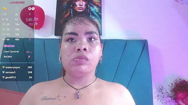 Mariana_star1 - squirs in you face