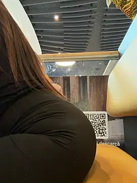 Beautydiamond - Show ashole in the full terrace