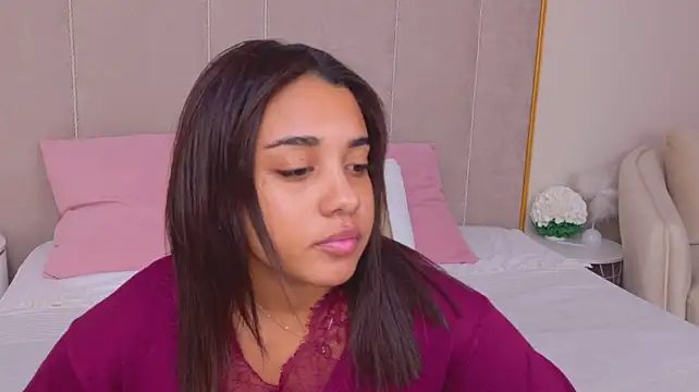 Luna_Cortier - playing with breasts