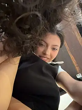 Natalia-acosta - FUCK MY PUSSY UNDERTABLE + FLASH TITS💦