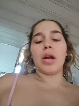 LaurenWelly_ - Show your tits 😁🥵