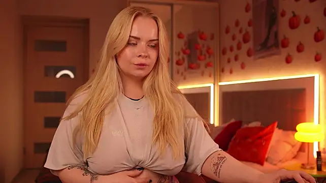 LisaLove3 - Make me wet